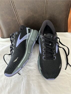 Brooks Ghost 15 Womens Sneakers - Black/Lavender Size 6
